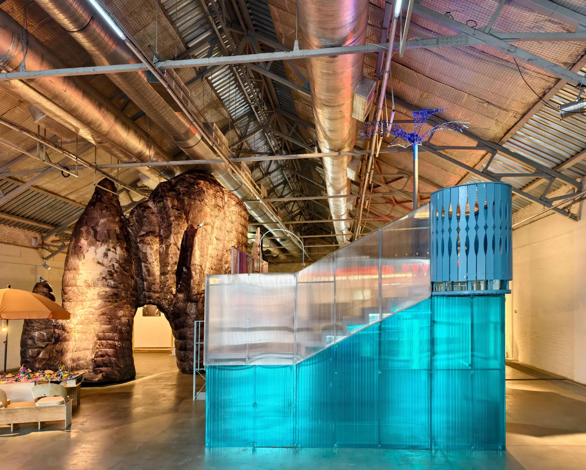 Выставка «Это было со мной» отвечает на вопрос: «Как создать архив современного искусства?»