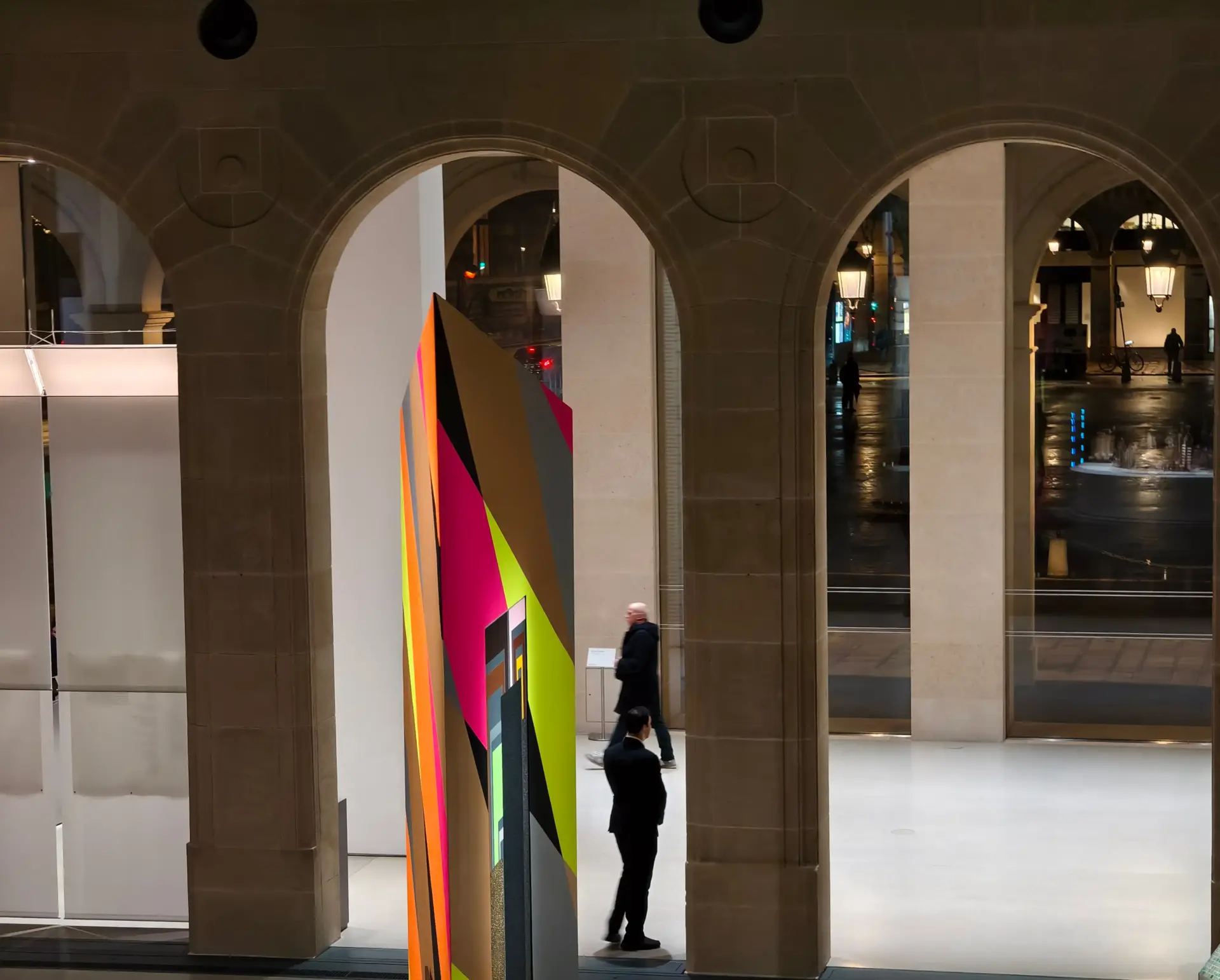 По соседству с Лувром — новое здание Fondation Cartier pour l’art contemporain и иной подход к музею